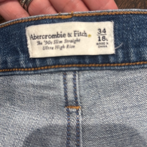 **NWT** Abercrombie & Fitch 90’s Slim Jean - Picture 5 of 5